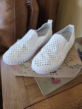 Ilse Jacobsen Cream Perforated Slip-On Shoe